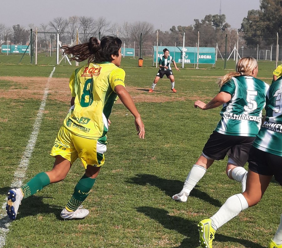 VERDES Y HALCONAS, A MANO (1 A 1) CLUB ATLÉTICO SOCIAL Y DEPORTIVO